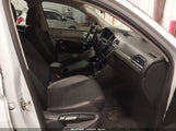 Volkswagen Tiguan 3VV2B7AX7JM149240 снимка