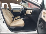 Toyota Corolla Le 5YFBURHE6JP841281 снимка