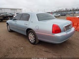 Lincoln Town Car Signature Limited 2LNHM82V79X629084 photo
