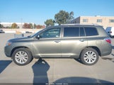 Toyota Highlander Hybrid Limited JTEEW44A682013040 photo