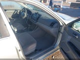 Toyota Camry Le JTDBE32K353032439 снимка