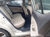Hyundai Elantra Limited KMHD84LF8HU077166 fotografie