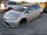 Toyota Prius Three JTDKN3DU9F1992327 снимка