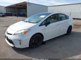 Toyota Prius Three JTDKN3DU1E0392258 снимка