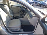 Volkswagen Passat 1.8T Limited Edition 1VWAT7A31FC097632 fotografie