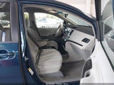 Toyota Sienna Le V6 5TDKK3DC6BS173496 снимка