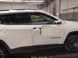 Jeep Compass Latitude 4X4 3C4NJDBB1KT661566 снимка