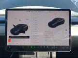 Tesla Model Y Long Range Dual Motor All-Wheel Drive 5YJYGDEE4MF204043 fotografie