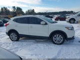 Nissan Rogue Sport Sv JN1BJ1CR8HW105807 fotografie