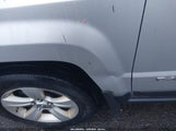 Jeep Patriot Latitude 1C4NJRFB1CD689737 снимка