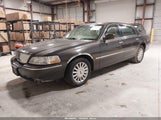 Lincoln Town Car Signature Limited 1LNHM82W85Y624625 photo