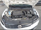 Volkswagen Passat 1.8T S 1VWAT7A31HC076606 снимка