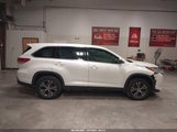 Toyota Highlander Le/Le Plus 5TDZZRFH0KS339470 снимка