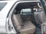 Toyota Sequoia Sr5 V8 5TDZT34A81S002855 снимка