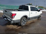 Nissan Titan Platinum Reserve 4X4 1N6AA1ED3MN504454 fotografie