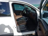 Nissan Titan Platinum Reserve 4X4 1N6AA1ED3MN504454 fotografie