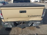 Toyota Tundra Sr5 5.7L V8 5TFRY5F17JX236635 fotografie