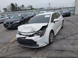 Toyota Corolla Le JTDEPRAE9LJ038633 снимка