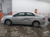 Toyota Corolla Le 2T1BU4EE4DC936191 fotografie