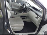Toyota Prius Two JTDKN3DU7E1762008 fotografie