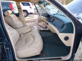 Lincoln Town Car Signature/Spinnaker 1LNLM82WXSY688851 снимка