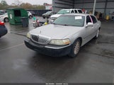 Lincoln Town Car Signature 1LNHM81W75Y622267 photo