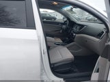 Hyundai Tucson Se KM8J23A42JU780767 снимка