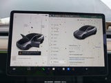 Tesla Model Y Long Range Dual Motor All-Wheel Drive 5YJYGDEE4MF244817 fotografie