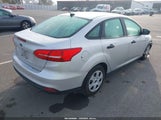 Ford Focus S 1FADP3E22JL230606 fotografie