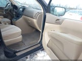Kia Sedona Lx KNDMG4C38A6338013 photo