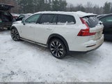 Volvo V60 Cross Country B5 Ultra YV4L12WL8S2146481 fotografie