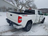 Toyota Tundra Sr5 5.7L V8 5TFUW5F10JX707735 photo