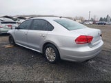 Volkswagen Passat 1.8T S 1VWAT7A3XFC096978 снимка