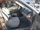 Toyota Camry Le 4T1BE32KX4U793425 снимка