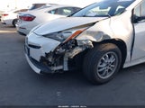 Toyota Prius Three JTDKARFU1H3035225 снимка