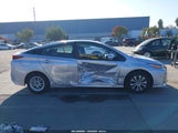 Toyota Prius Prime Limited JTDKAMFP5N3200993 photo