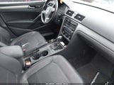 Volkswagen Passat 1.8T Wolfsburg Edition 1VWAT7A39FC050395 photo