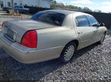 Lincoln Town Car Signature 1LNHM81WX4Y671252 fotografie