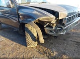 Nissan 4X4 Truck Xe 1N6SD11Y7VC334598 снимка