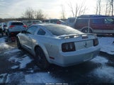 Ford Mustang V6 Deluxe/V6 Premium 1ZVFT80N555260025 снимка
