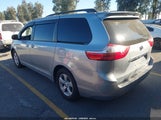 Toyota Sienna Le 8 Passenger 5TDKK3DC3FS670690 fotografie