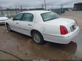 Lincoln Town Car Signature 1LNFM82W4XY601370 снимка