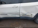 Jeep New Compass Latitude 4X4 3C4NJDBB7HT689719 снимка