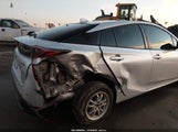 Toyota Prius Two JTDKBRFU8J3589283 снимка