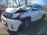 Toyota Highlander Xle 5TDJZRFH0KS592625 photo