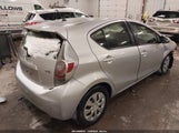 Toyota Prius C Two JTDKDTB32D1038528 снимка