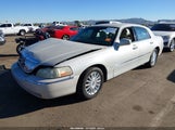 Lincoln Town Car Signature 1LNHM81W54Y685415 fotografie