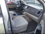 Kia Sedona L KNDMA5C13G6174023 снимка