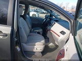 Toyota Sienna Xle V6 8 Passenger 5TDYK3DC1DS284163 photo