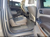 Chevrolet Suburban Premier 1GNSKJKC2JR167075 fotografie